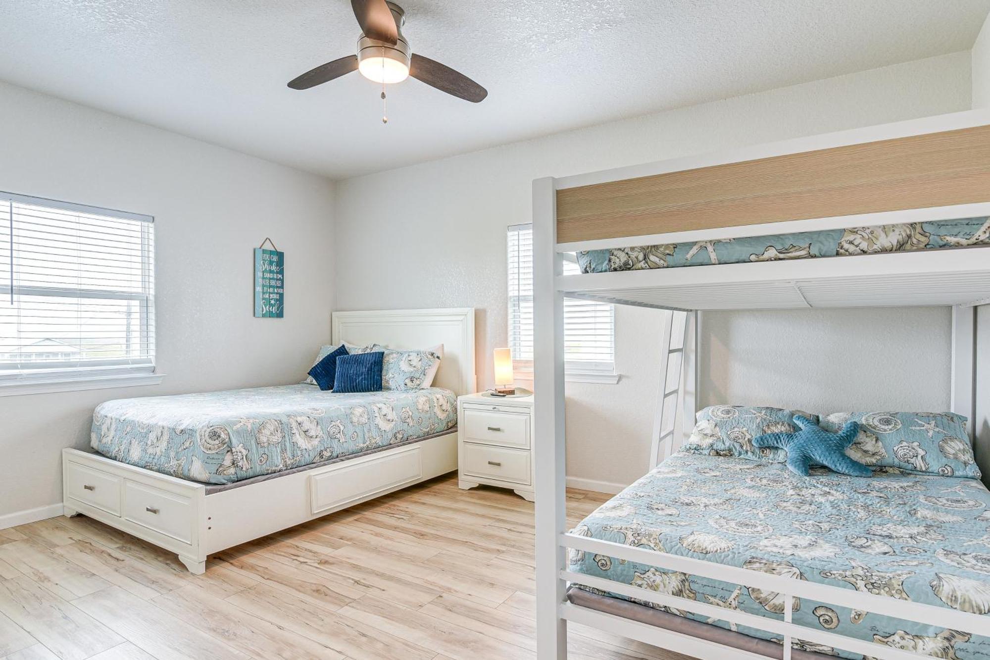 Beachfront Texas Retreat - 2 Decks, Patio And Views! Surfside Beach Εξωτερικό φωτογραφία