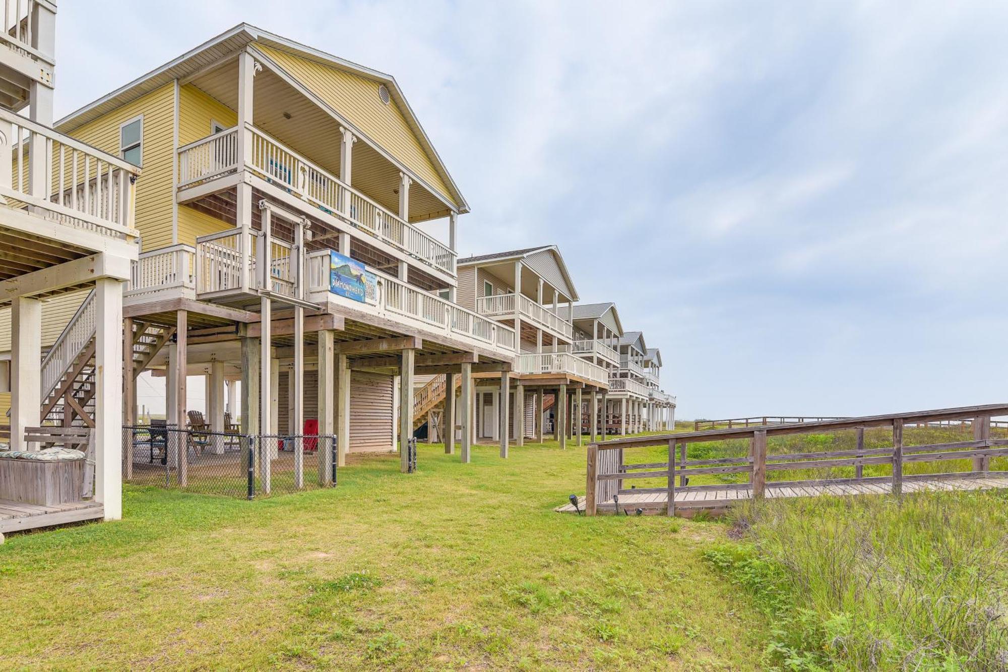 Beachfront Texas Retreat - 2 Decks, Patio And Views! Surfside Beach Εξωτερικό φωτογραφία